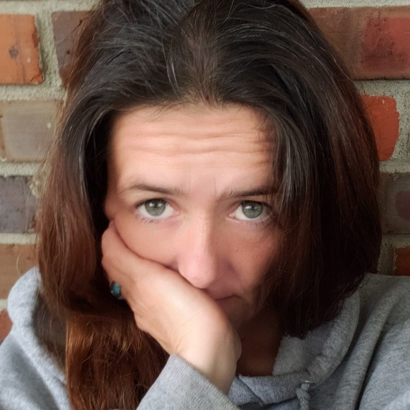 Meet your Posher, Tabitha - Picture 1 of 1